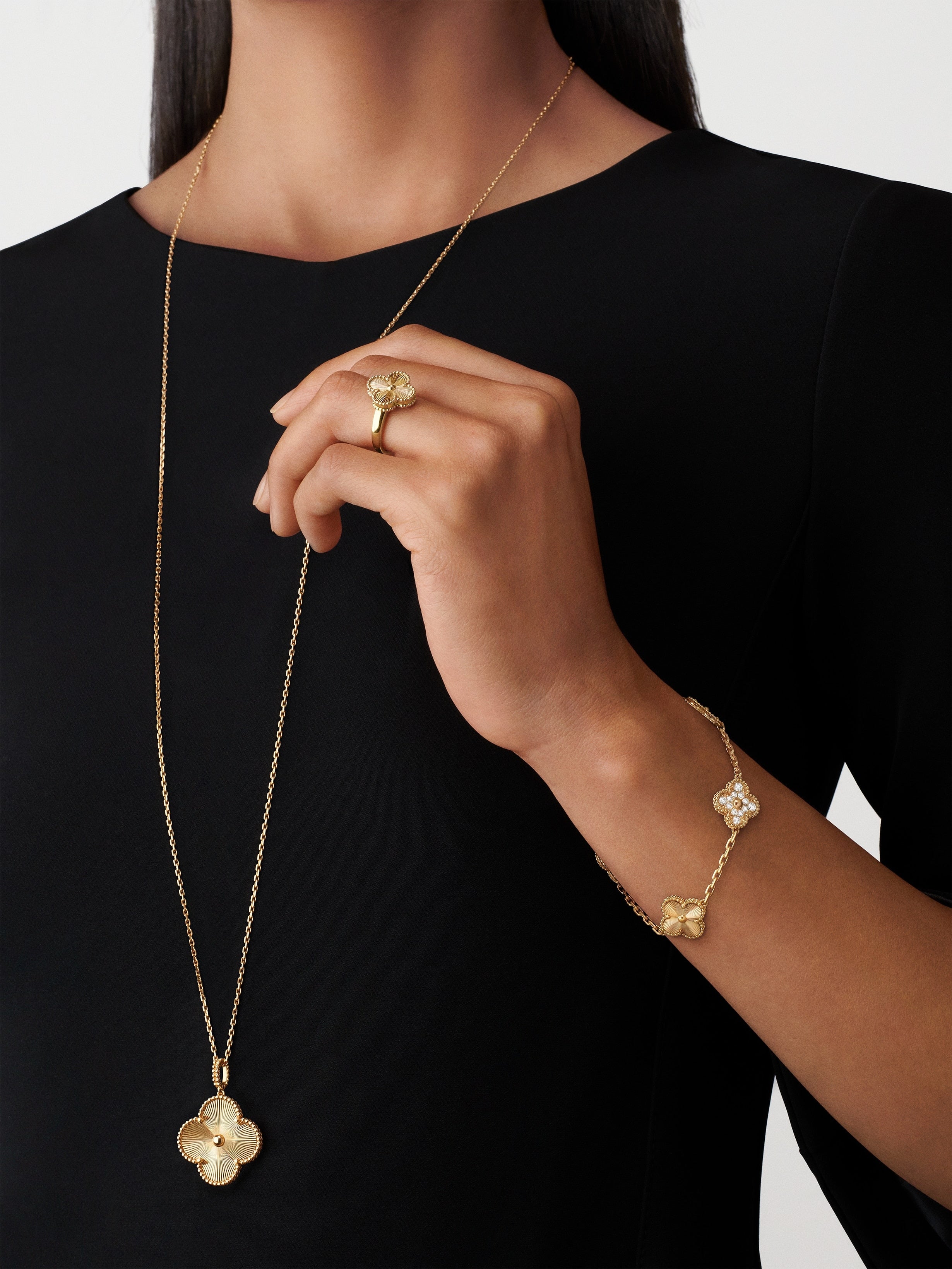 Van Cleef Vintage Alhambra 5 motifs Or jaune