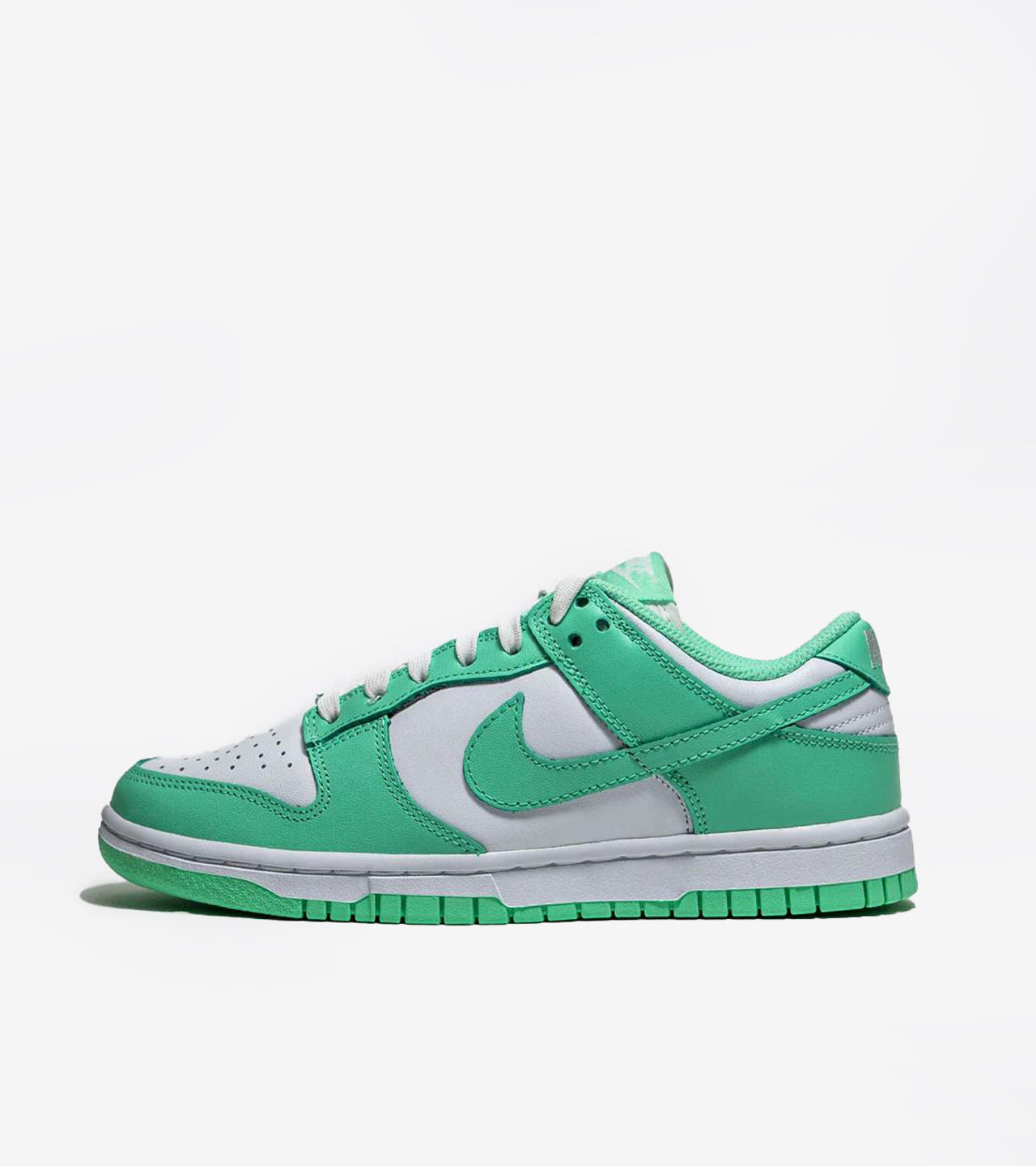 Nike Dunk Low Green Glow (W)