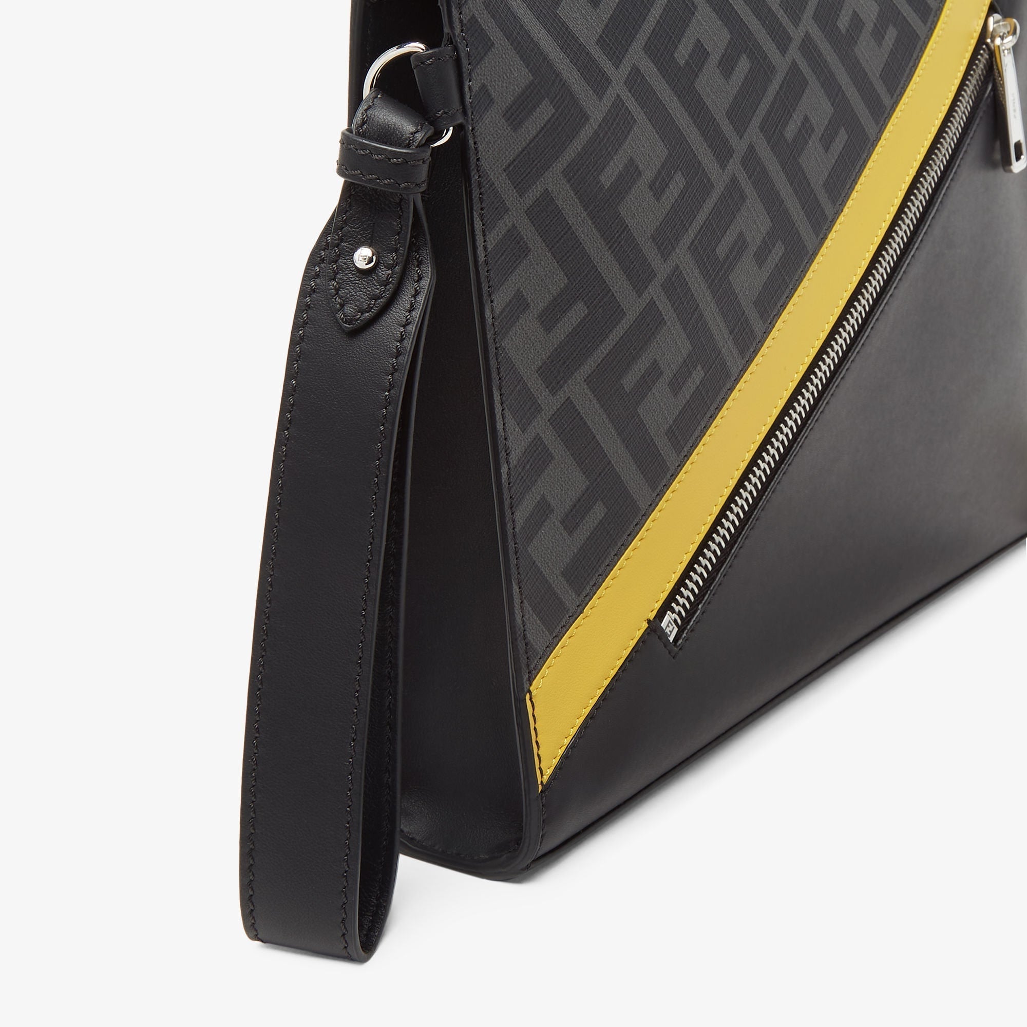 Pochette Fendi Diagonal Pochette en tissu gris